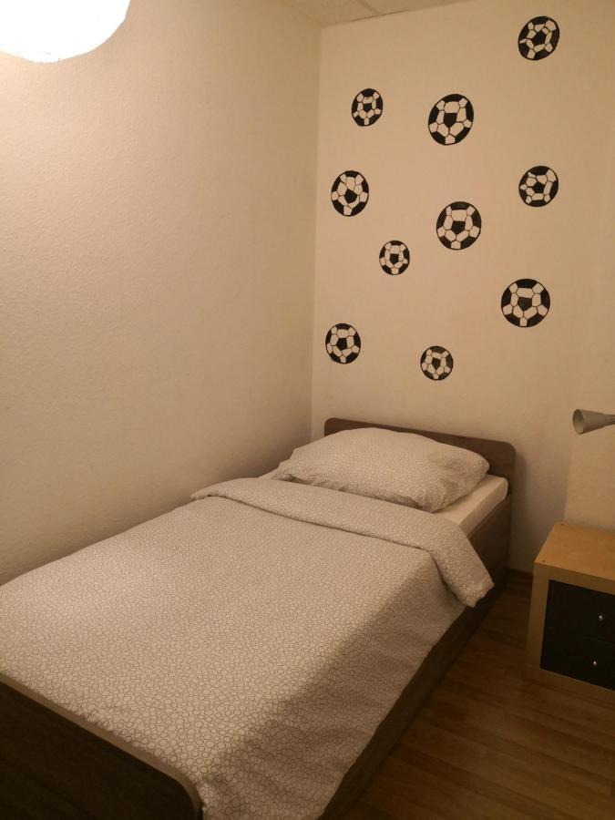 Fussball Ecke Hostel Niederneuendorf Room photo